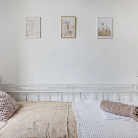 公寓 A Touch Of Provence And Pastels In The Centre
