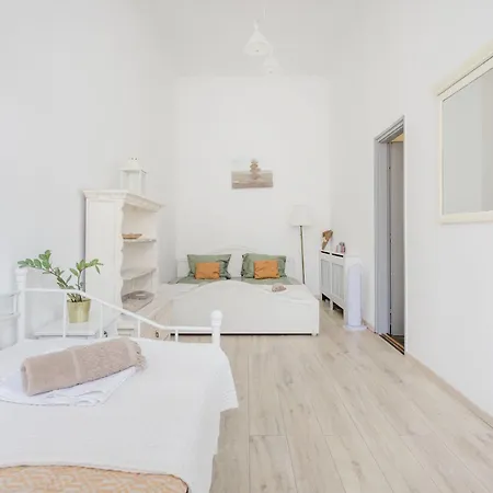 A Touch Of Provence And Pastels In The Centre * Budapest