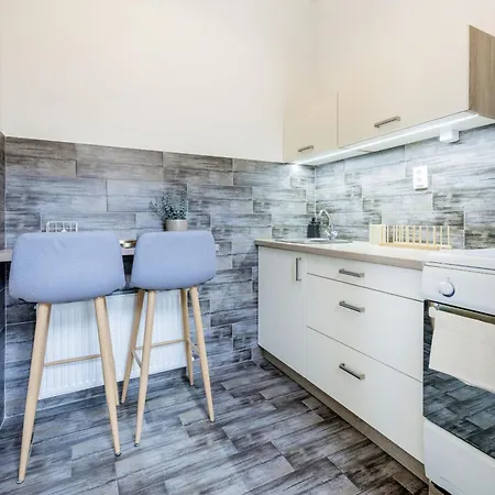 Apartment A Touch Of Provence And Pastels In The Centre Budapest