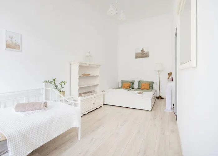דירה A Touch Of Provence And Pastels In The Centre בודפשט