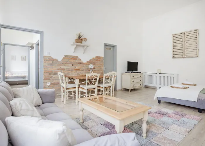 דירה A Touch Of Provence And Pastels In The Centre בודפשט