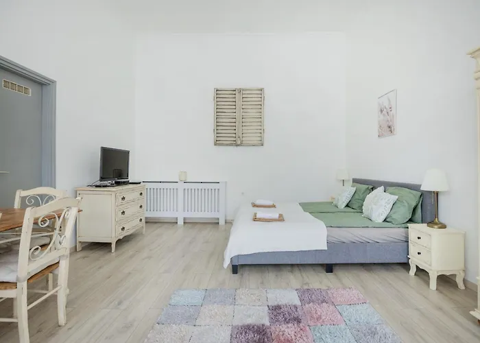 דירה A Touch Of Provence And Pastels In The Centre