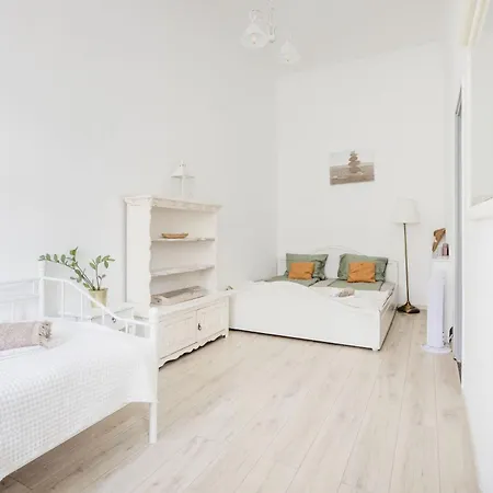 Apartament A Touch Of Provence And Pastels In The Centre Budapeszt